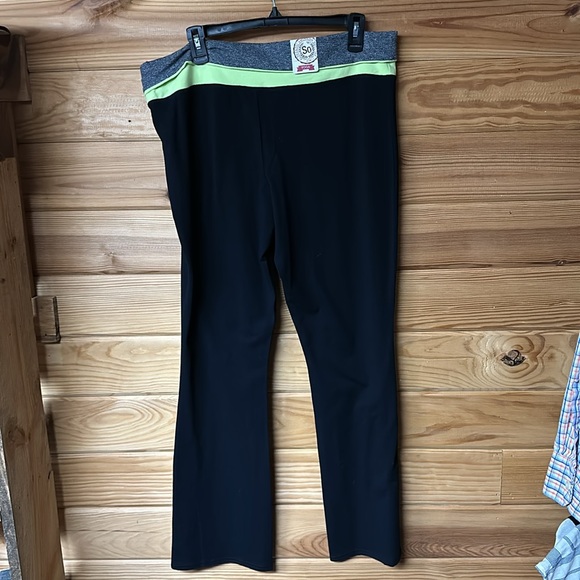NWT SO Yoga Pants Black Gray and Lime Green Size 1X - Picture 2 of 5